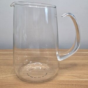 Pyrex 1 Quart Glass Open Reversed Attached Handle Serving Pitcher Carafe EUC